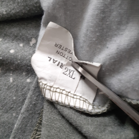 Queen Splatter Tri-crest T-Shirt - Picture 4 of 6